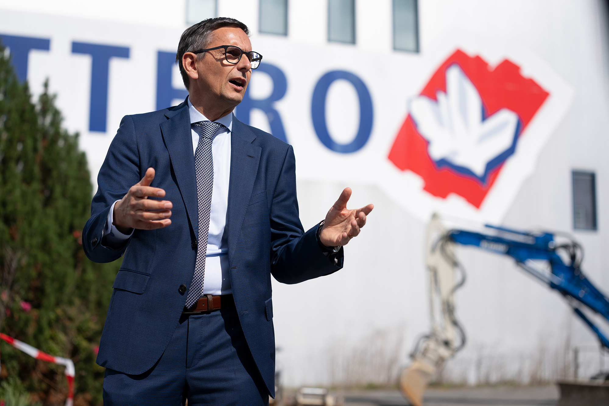 Ernst Sutter AG - Ernst Sutter AG investiert in neues Kompetenzzentrum für Fleischwaren Ernst Sutter AG investiert in neues Kompetenzzentrum für Fleischwaren